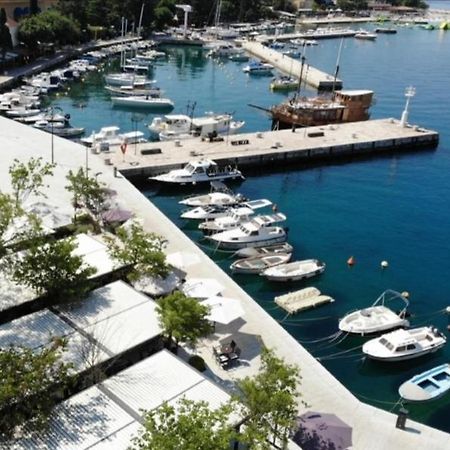Goya - Selce Apartment Bagian luar foto