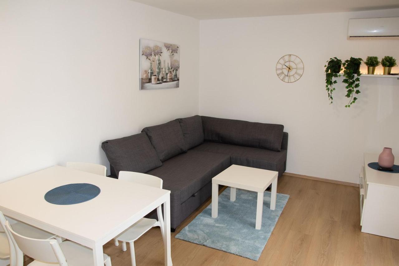 Goya - Selce Apartment Bagian luar foto