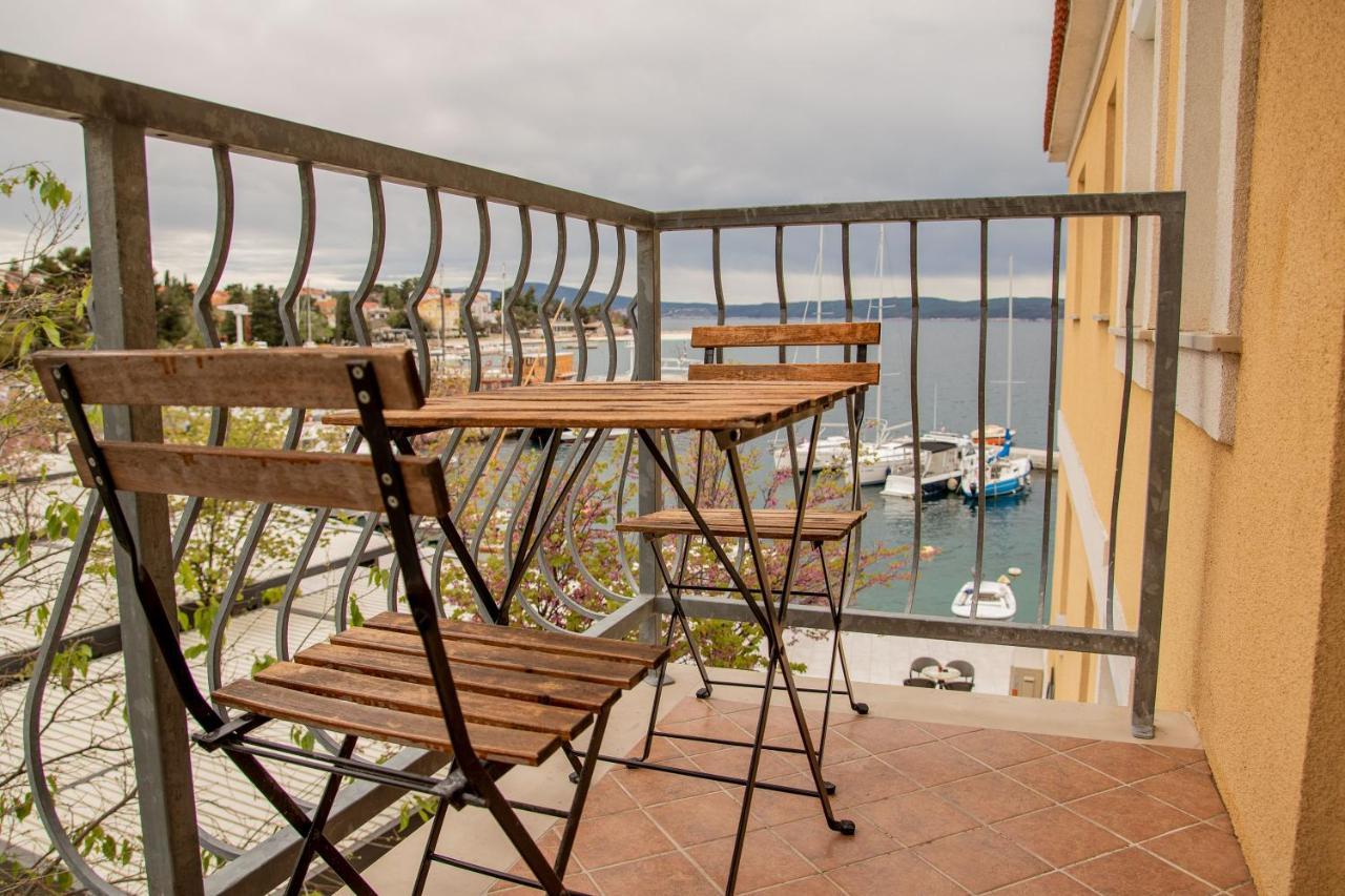 Goya - Selce Apartment Bagian luar foto