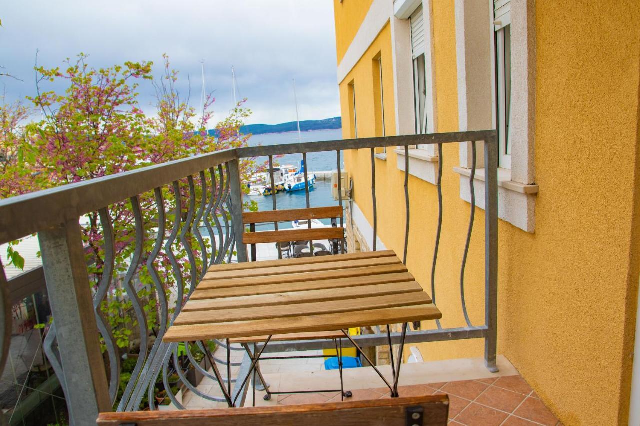 Goya - Selce Apartment Bagian luar foto