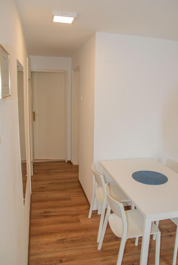 Goya - Selce Apartment Bagian luar foto