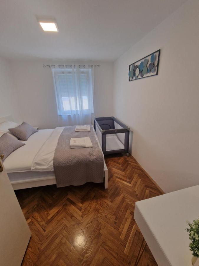 Goya - Selce Apartment Bagian luar foto